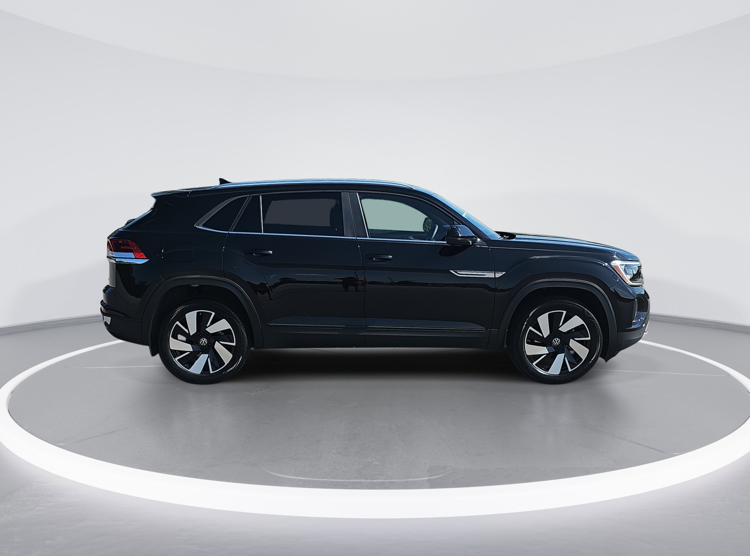 2025 Volkswagen Atlas Cross Sport SE Technology photo 2