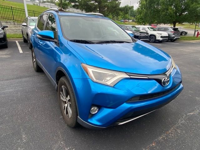 2016 Toyota RAV4 XLE's photo