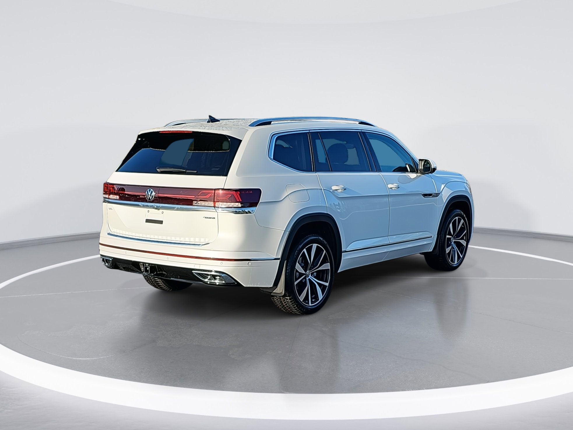 2025 Volkswagen Atlas SEL Premium R-Line photo 3
