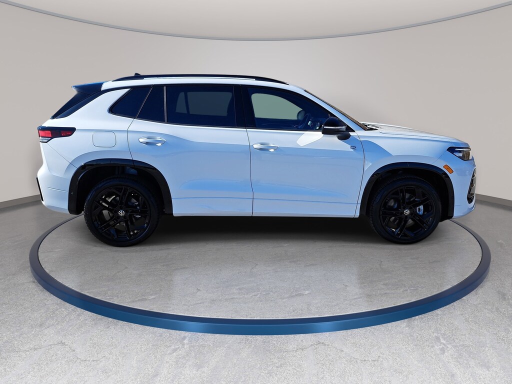 New 2026 Volkswagen Tiguan 2.0T SE R-Line Black SUV