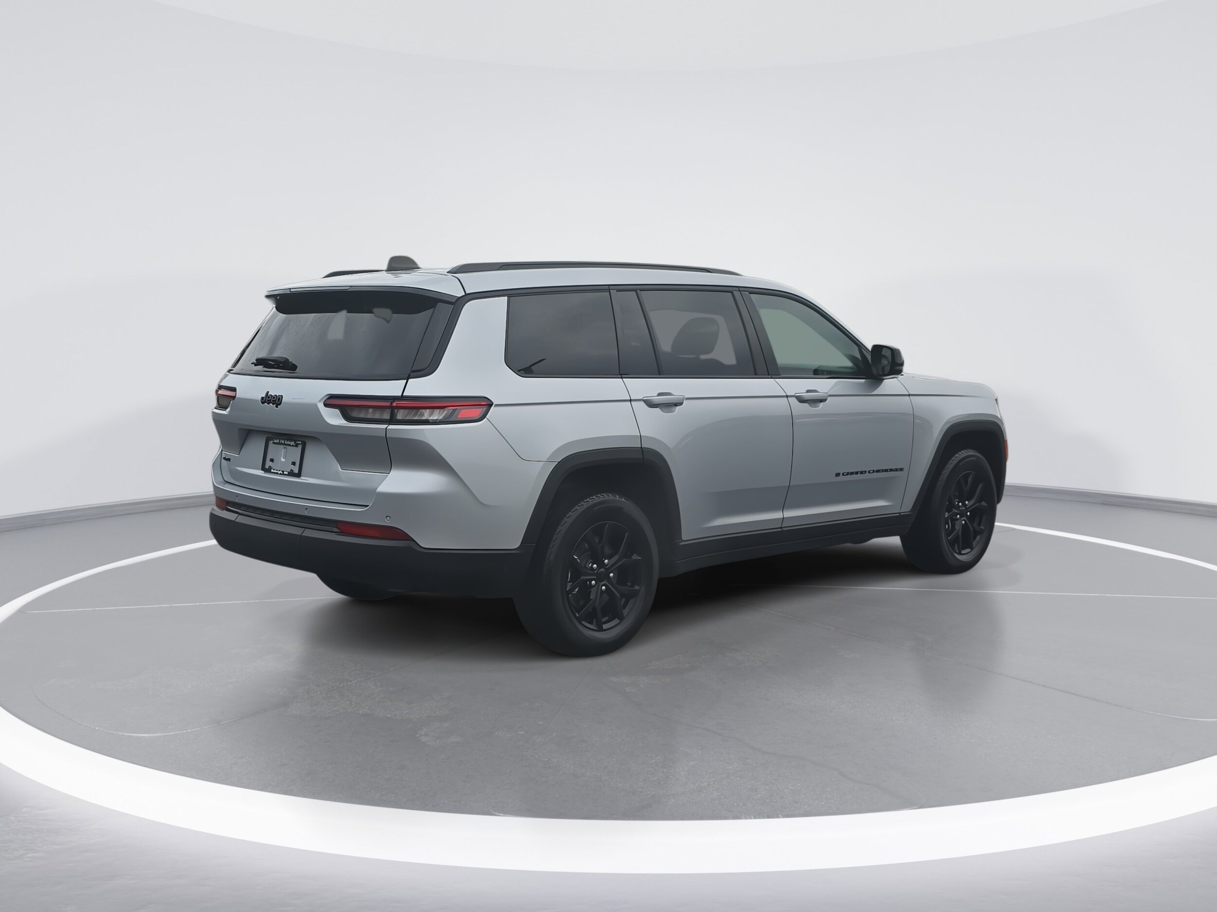 2024 Jeep Grand Cherokee Laredo Altitude photo 3