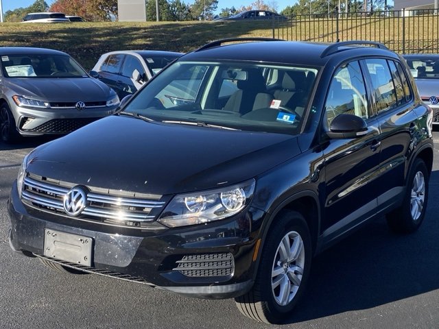 2015 Volkswagen Tiguan S photo 2
