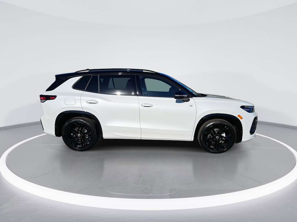 New 2026 Volkswagen Tiguan 2.0T SE SUV