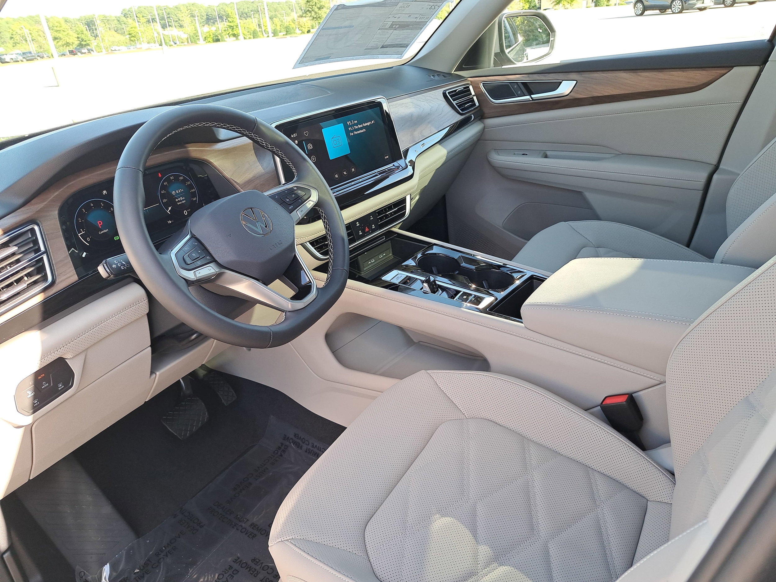 2026 Volkswagen Atlas SE w/Tech - Photo 17