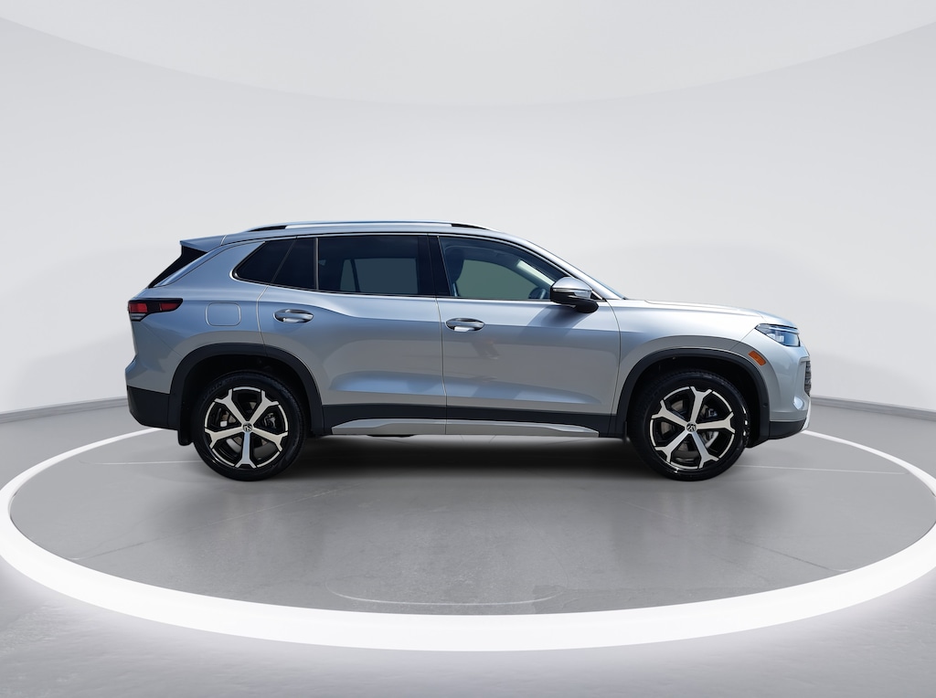 New 2025 Volkswagen Tiguan 2.0T SE SUV