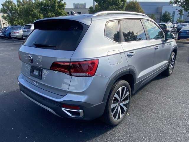 2024 Volkswagen Taos SE photo 4