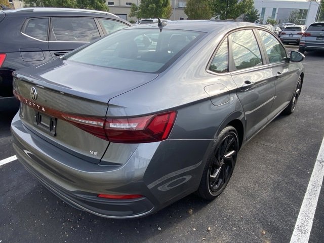 2025 Volkswagen Jetta 1.5T SE photo 4