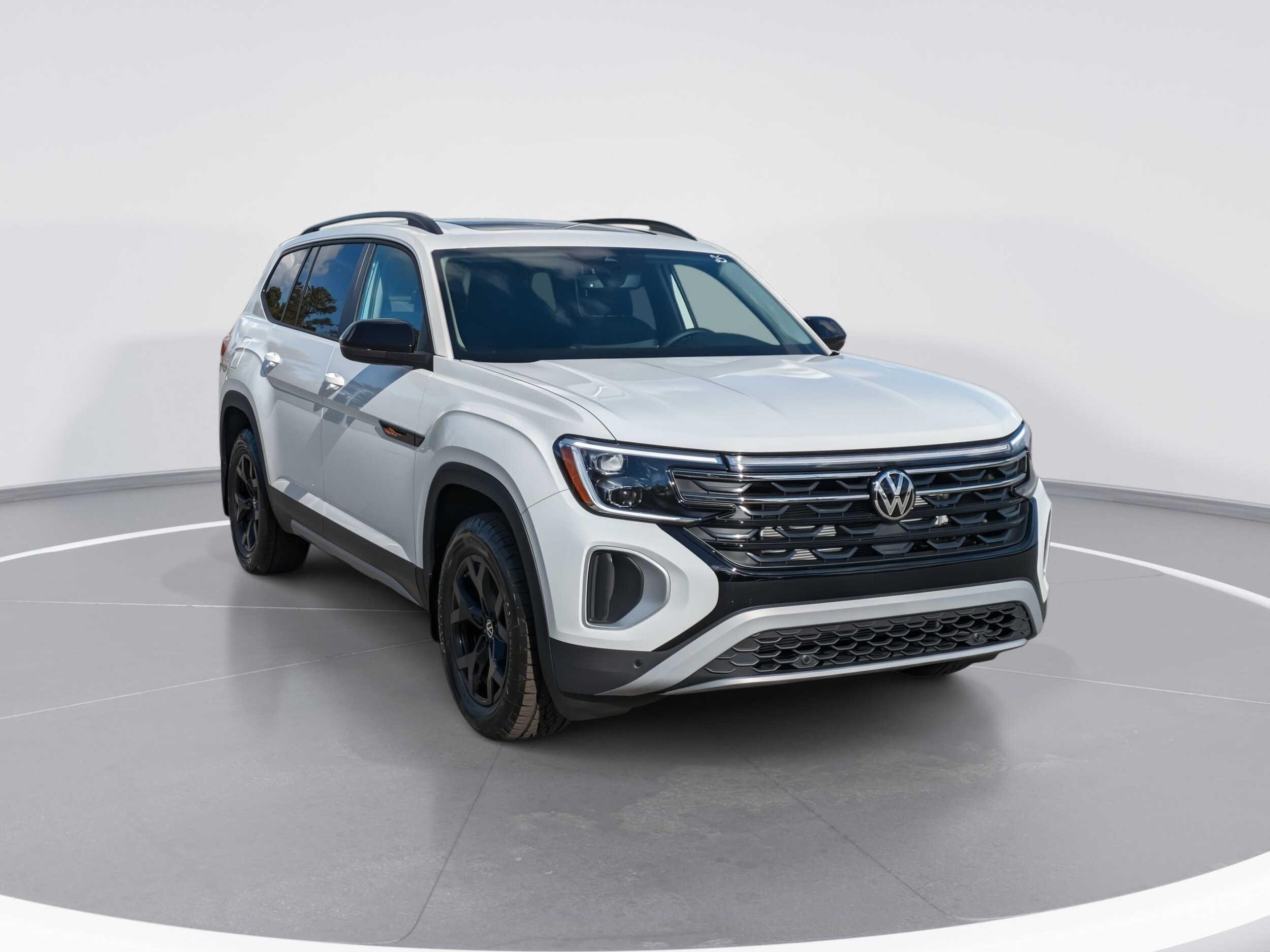 2025 Volkswagen Atlas Peak Edition photo 2