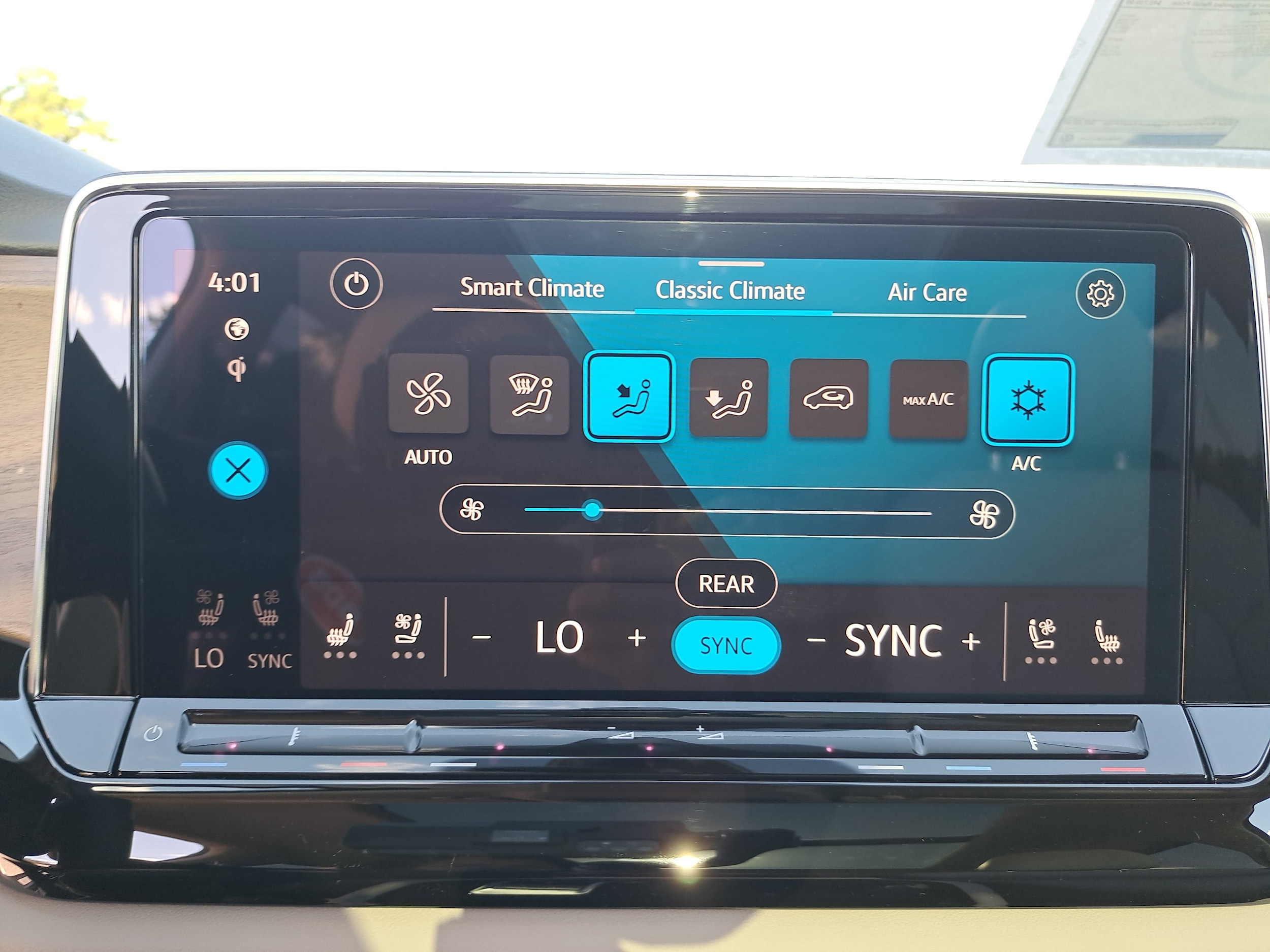 2026 Volkswagen Atlas SE w/Tech - Photo 22