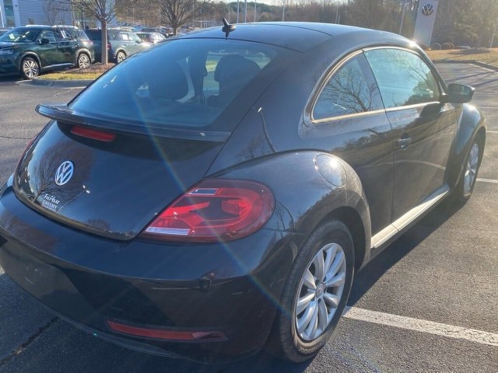 Used 2018 Volkswagen Beetle 2.0T S Hatchback