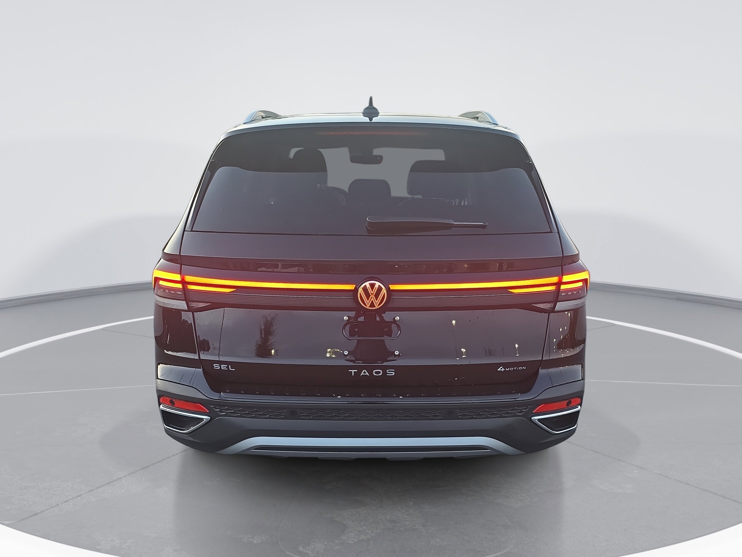 2025 Volkswagen Taos SEL photo 4