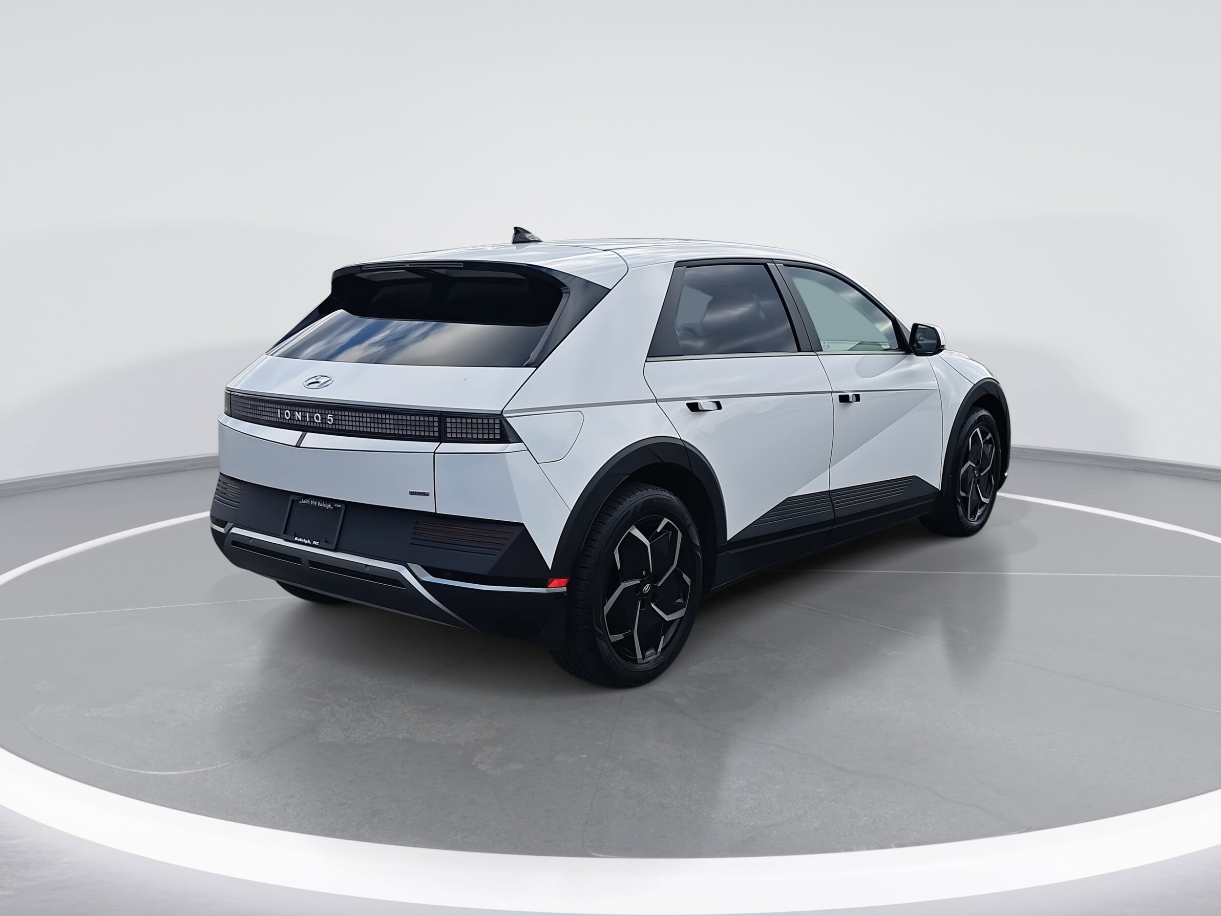 2022 Hyundai Ioniq 5 SEL photo 3