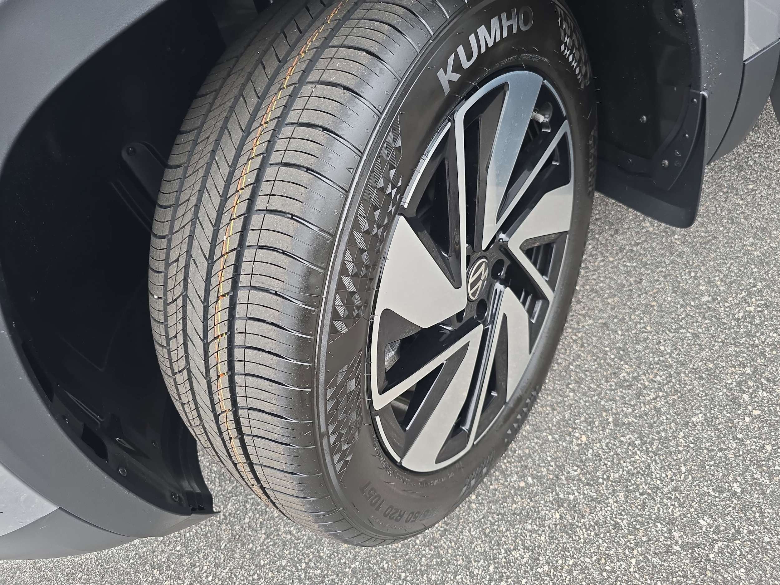 2026 Volkswagen Atlas SE w/Tech - Photo 31