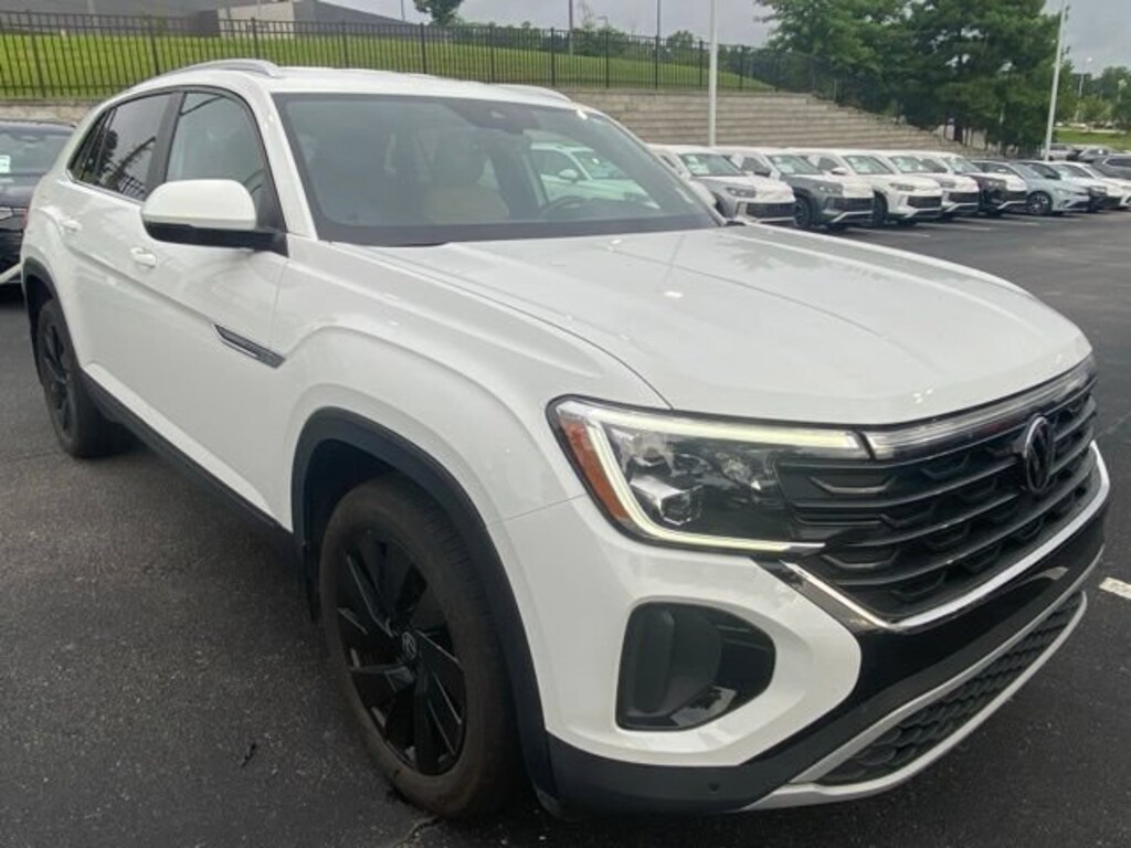 Used 2024 Volkswagen Atlas Cross Sport 2.0T SE w/Technology SUV