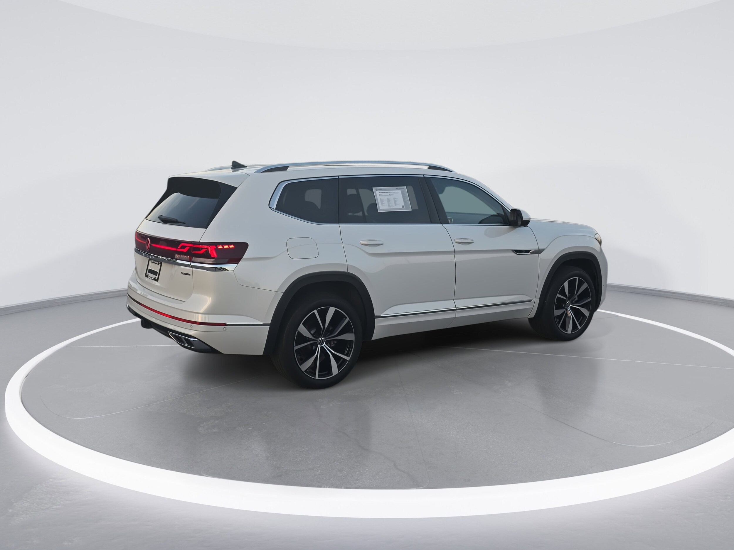2025 Volkswagen Atlas SEL Premium R-Line photo 2