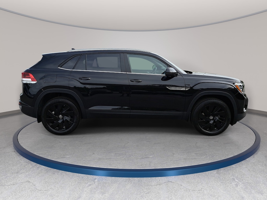 New 2026 Volkswagen Atlas Cross Sport 2.0T SE w/Technology SUV