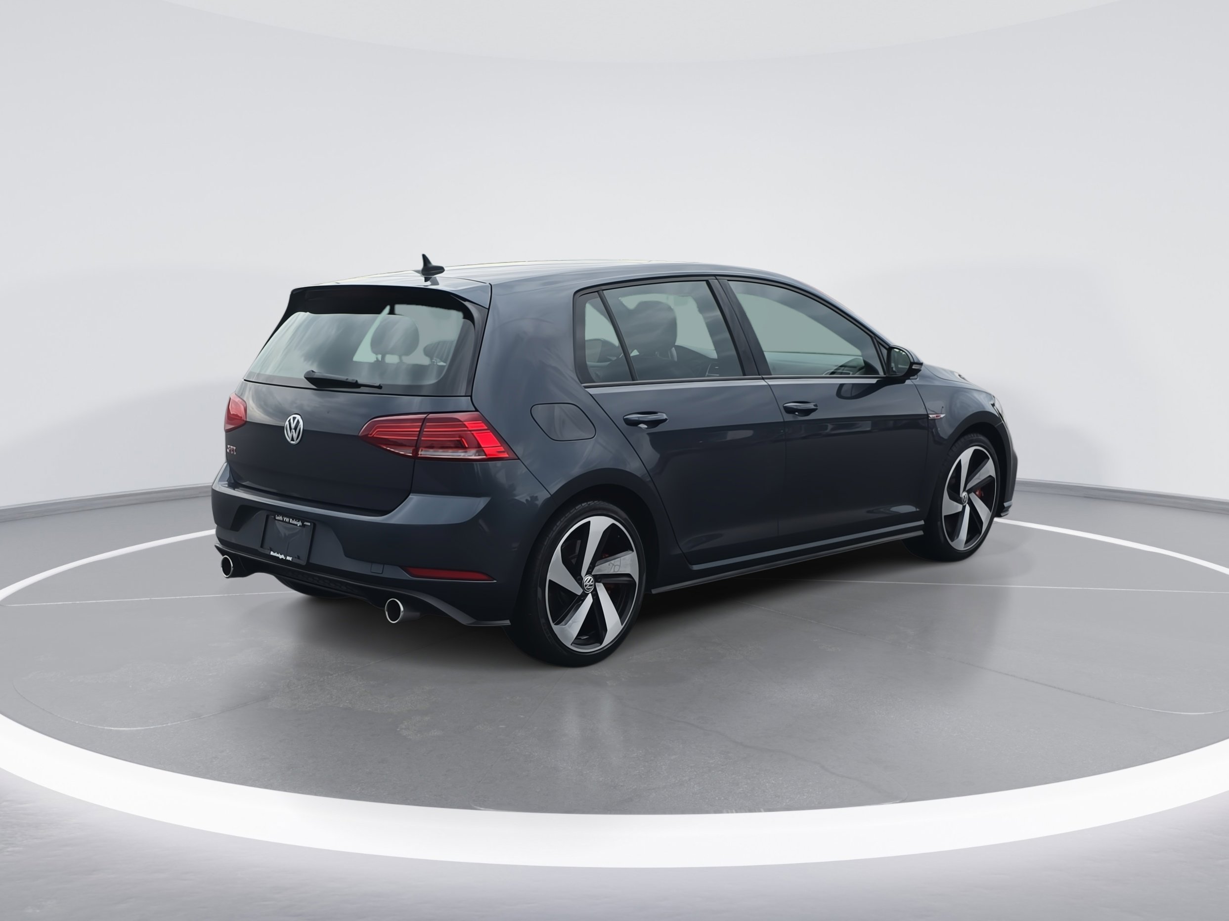 2020 Volkswagen Golf GTI SE photo 3