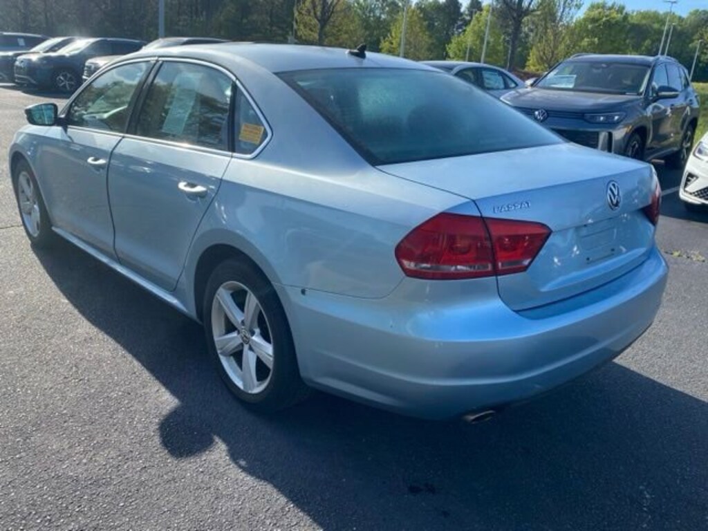 Used 2013 Volkswagen Passat 2.5L SE Sedan