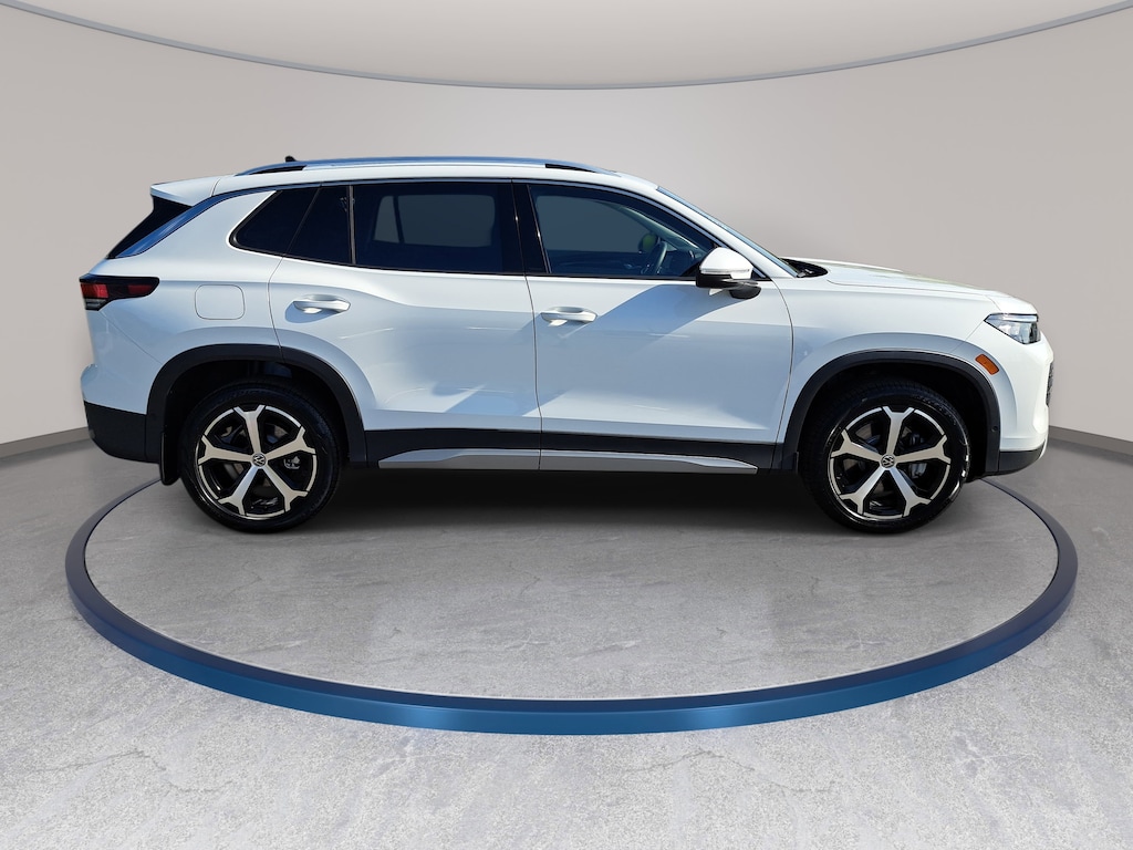 New 2026 Volkswagen Tiguan 2.0T SE SUV