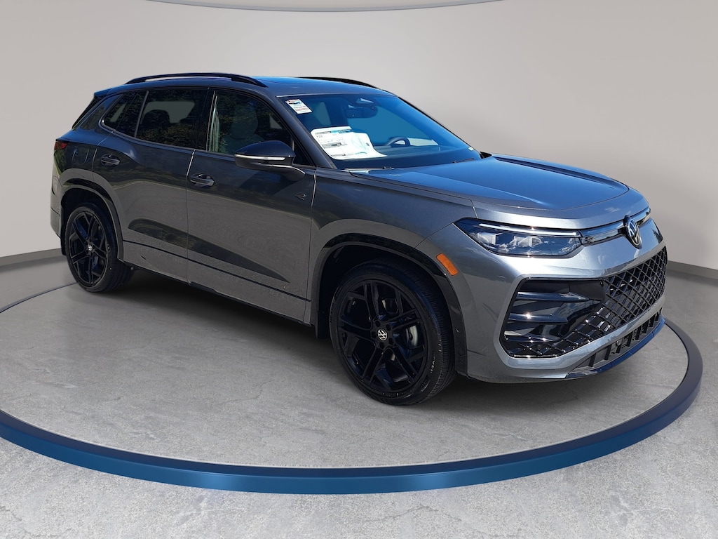 New 2026 Volkswagen Tiguan SE R-Line Black SUV