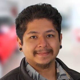 Staff member Beto Estrada from ID_f4c9251370e5