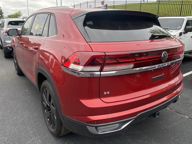 2025 Volkswagen Atlas Cross Sport SE Technology photo 3