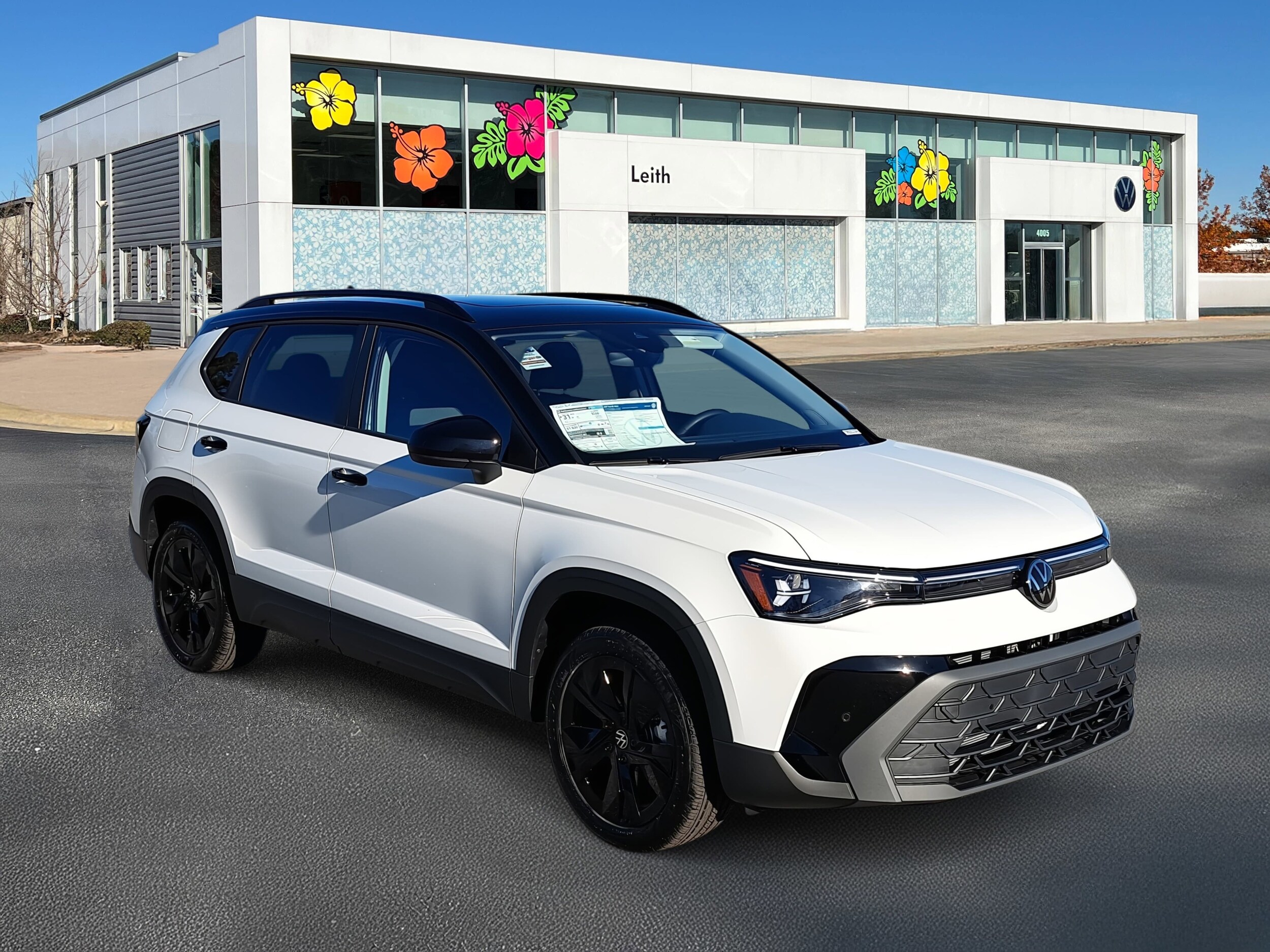 2026 Volkswagen Taos SE Black's photo