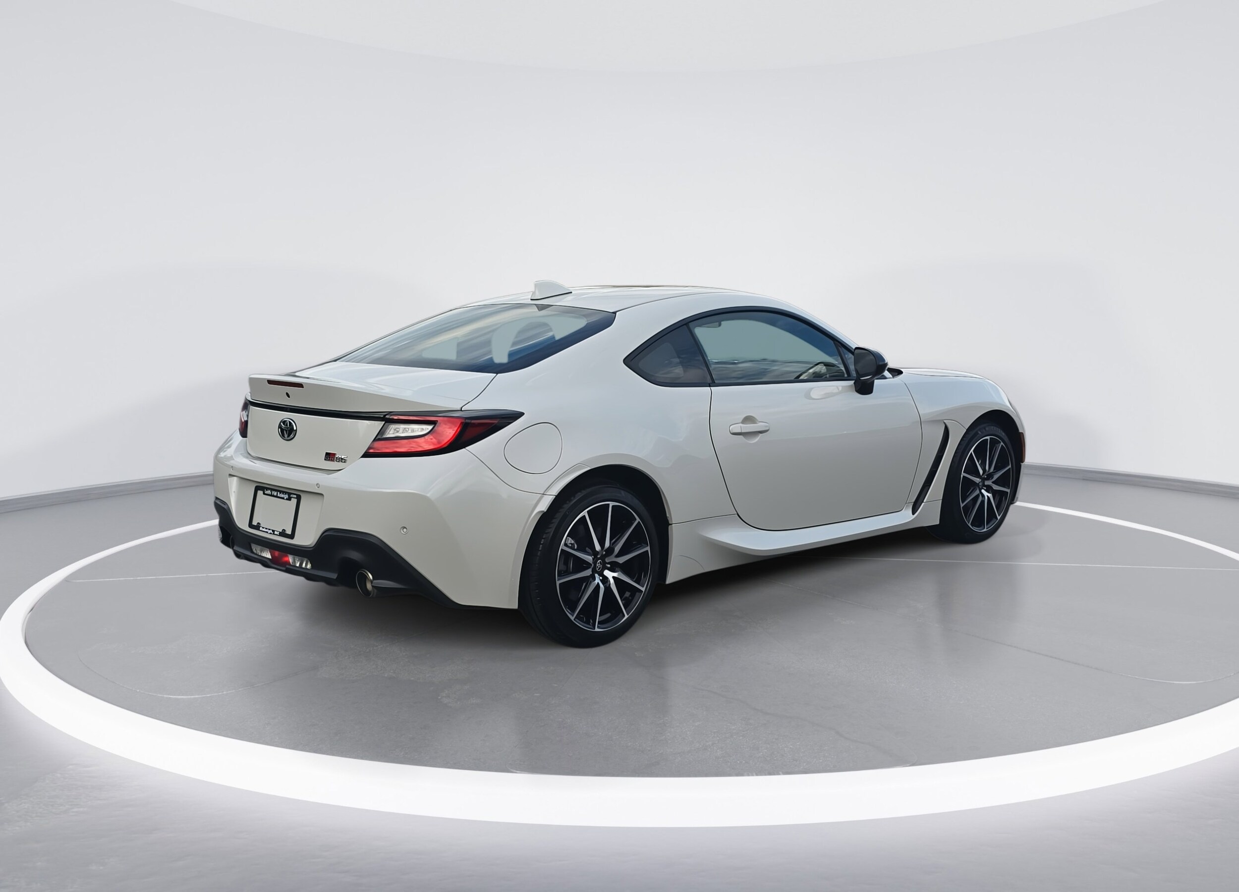 2024 Toyota GR86 Base photo 3