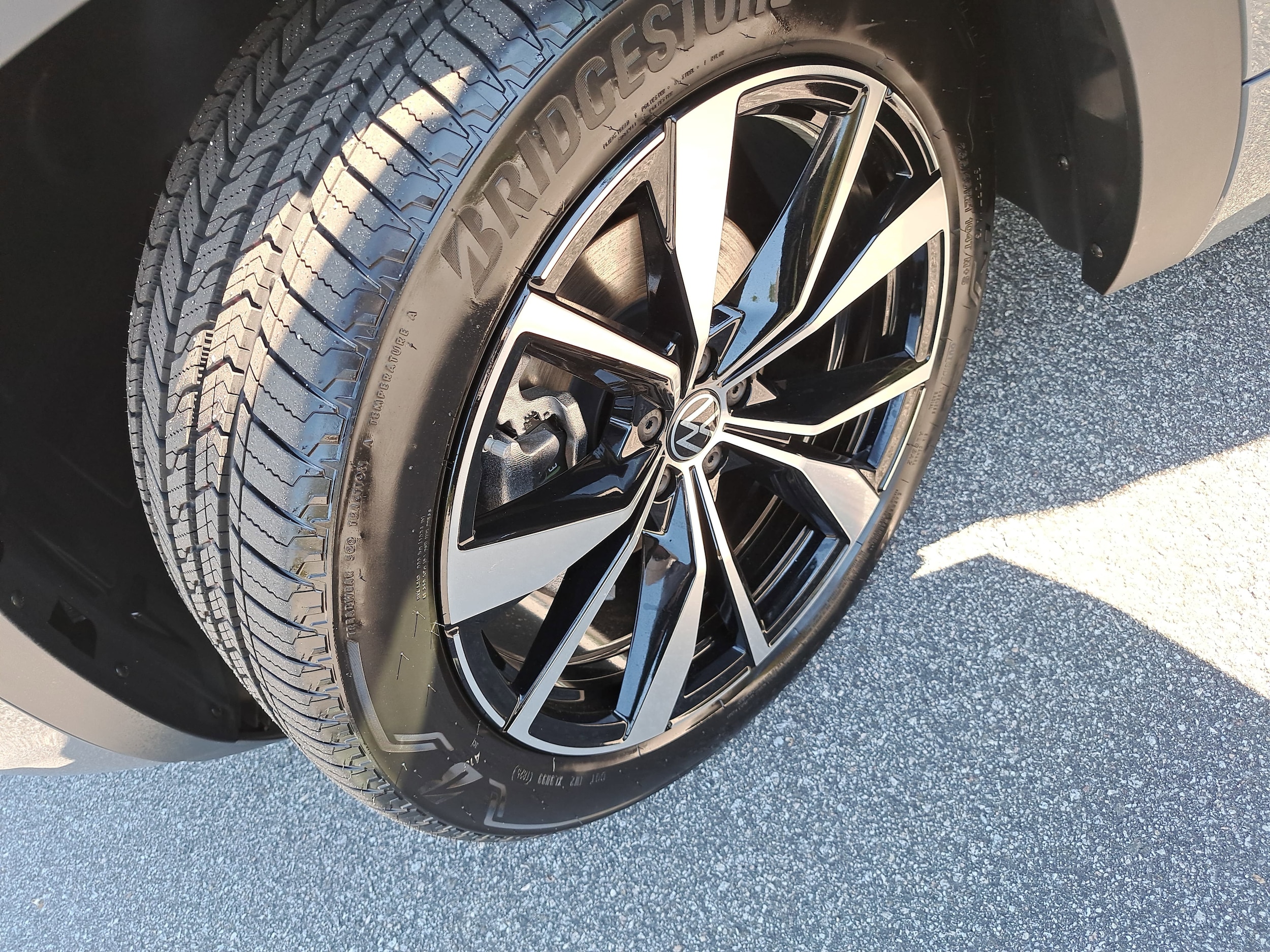 2026 Volkswagen Atlas Cross Sport SEL Premium R-LINE - Photo 32