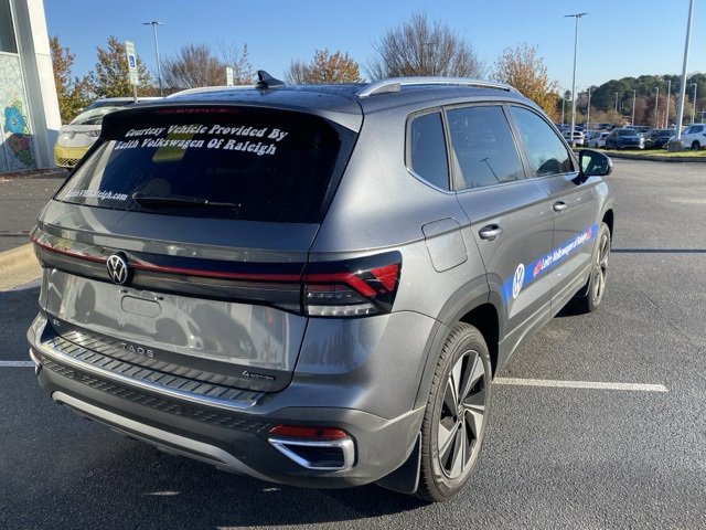2025 Volkswagen Taos SE photo 4