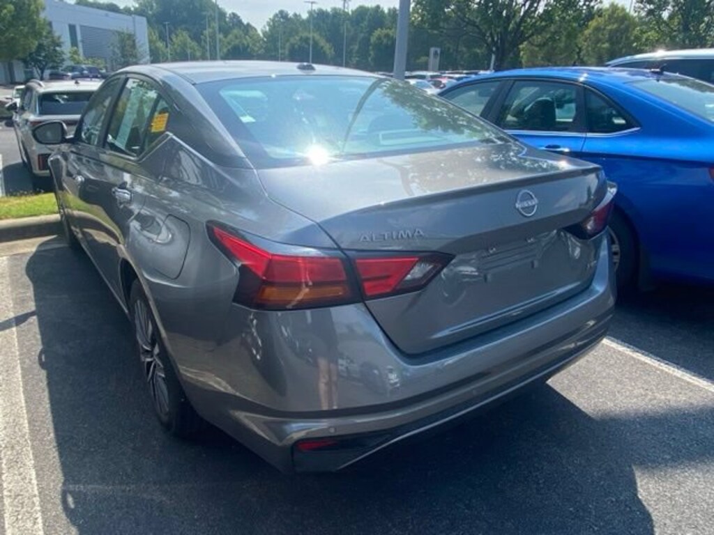 Used 2025 Nissan Altima SV Sedan
