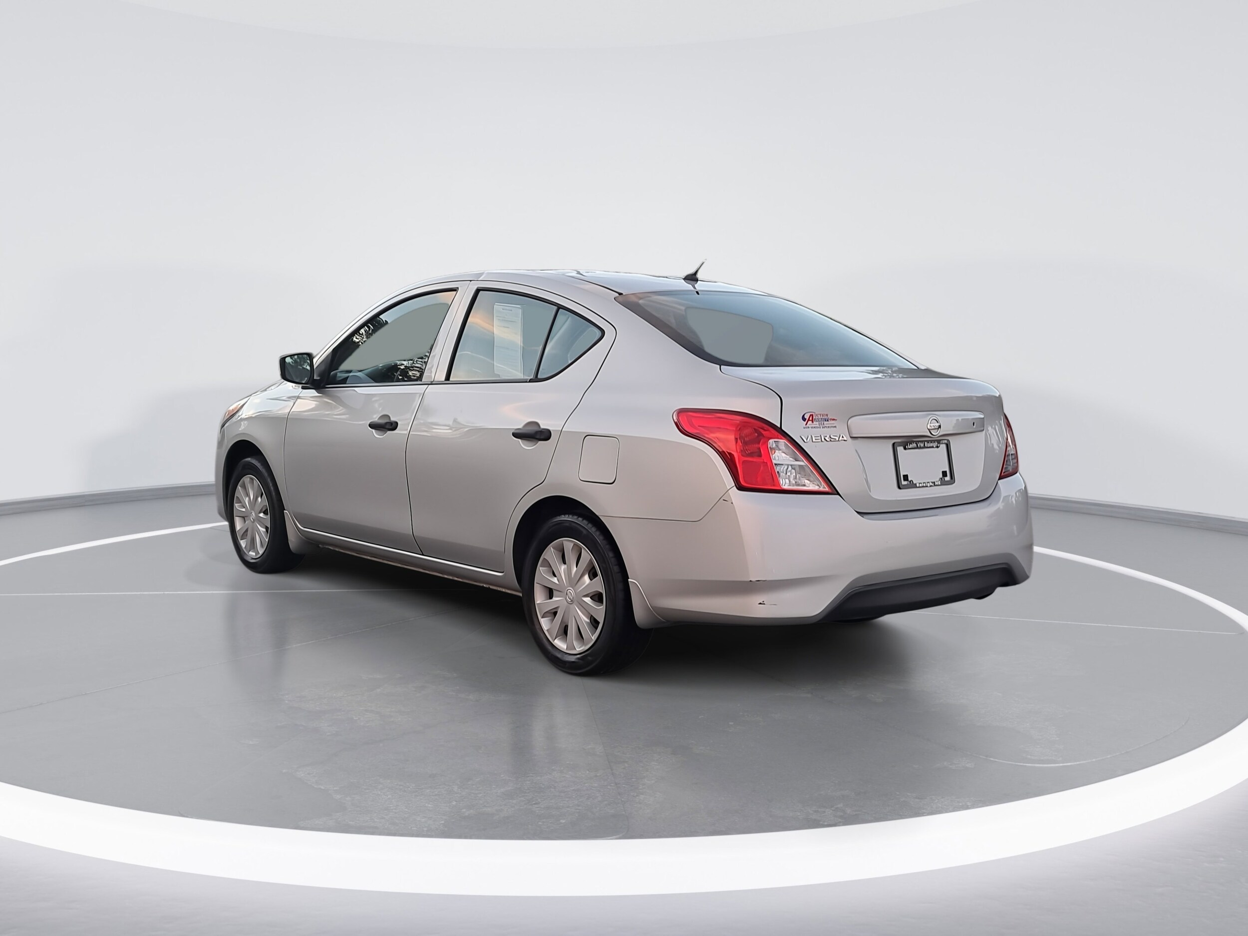 2016 Nissan Versa 1.6 S photo 4