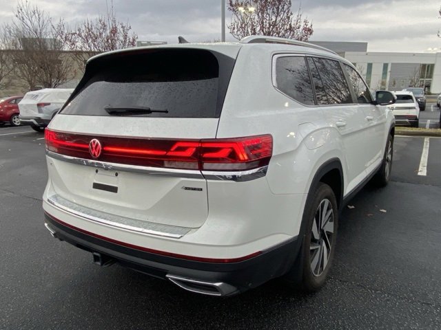 2024 Volkswagen Atlas SEL photo 2