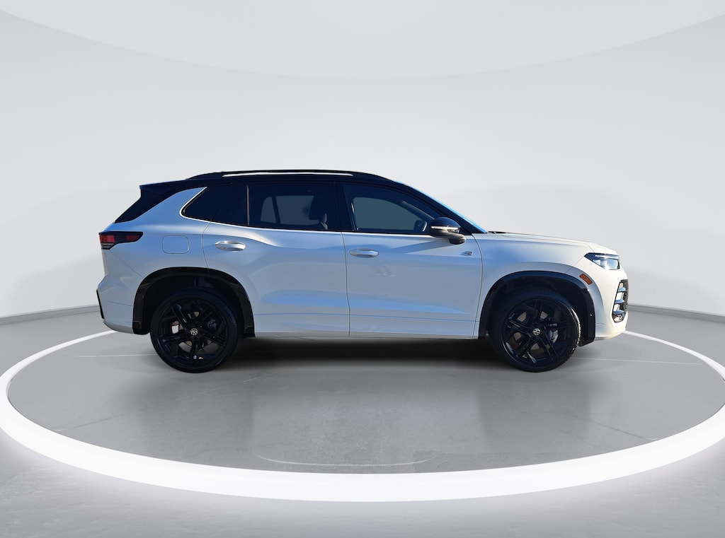 New 2026 Volkswagen Tiguan SE R-Line Black 2.0T SE R-Line Black 4MOTION