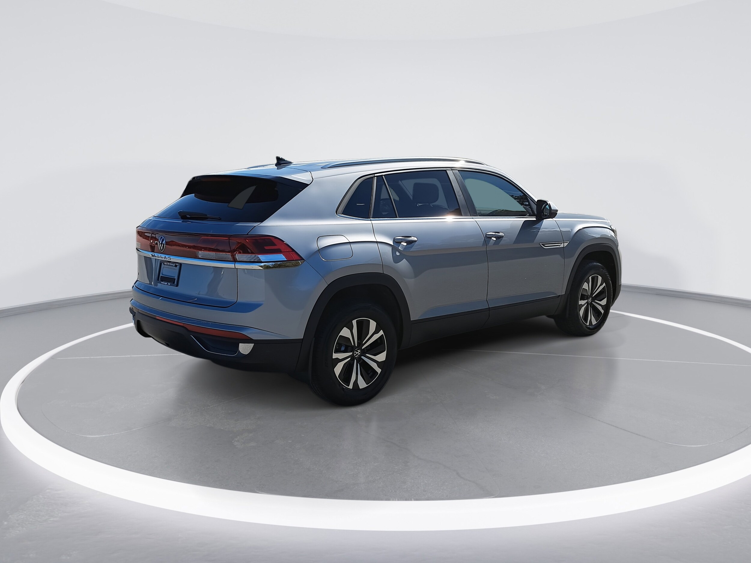2026 Volkswagen Atlas Cross Sport SE photo 2