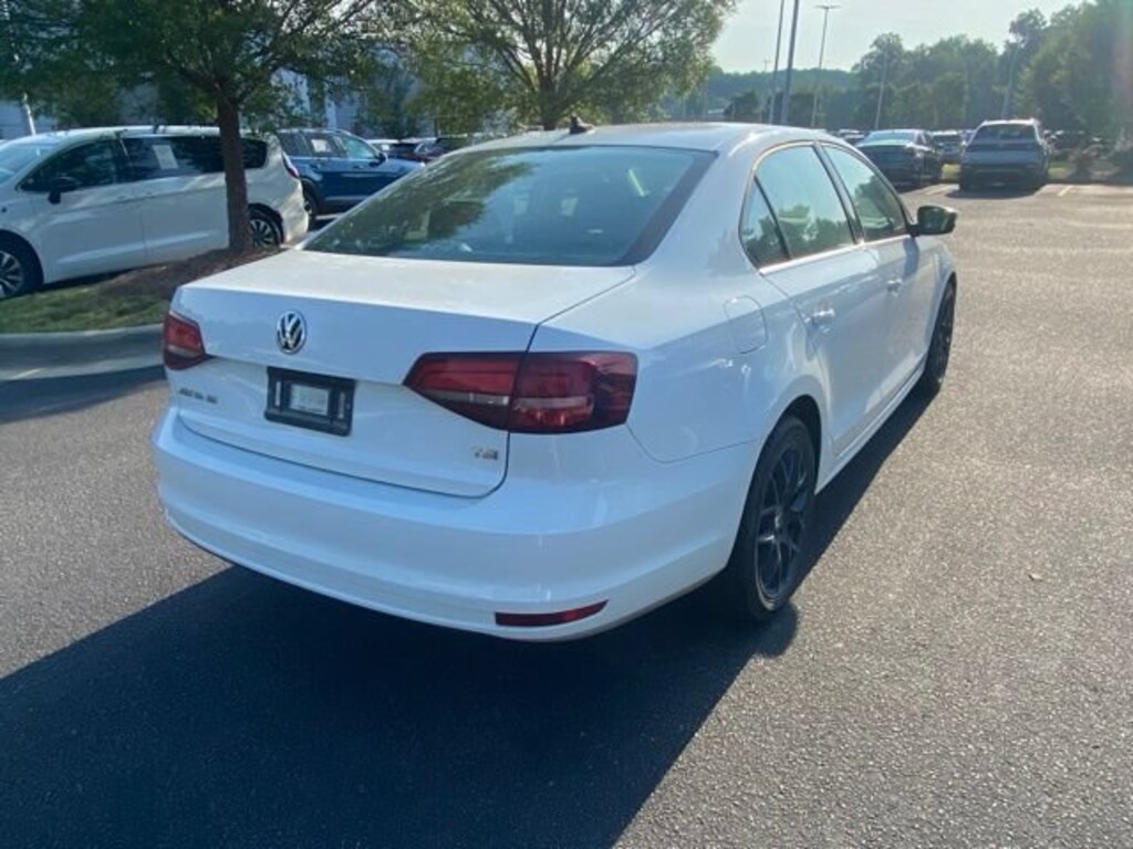 Used 2017 Volkswagen Jetta 1.4T SE Sedan