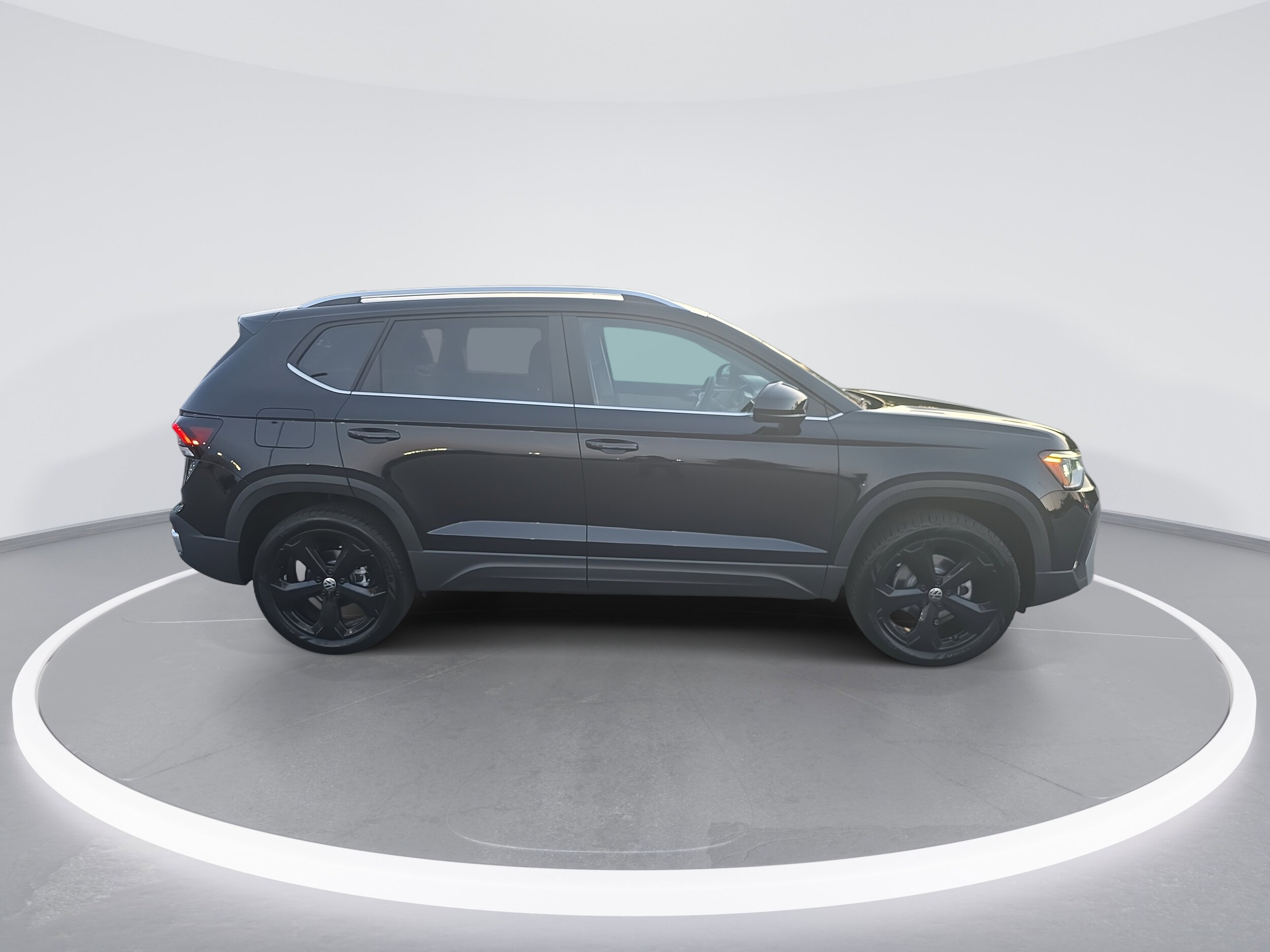 2025 Volkswagen Taos SEL photo 2