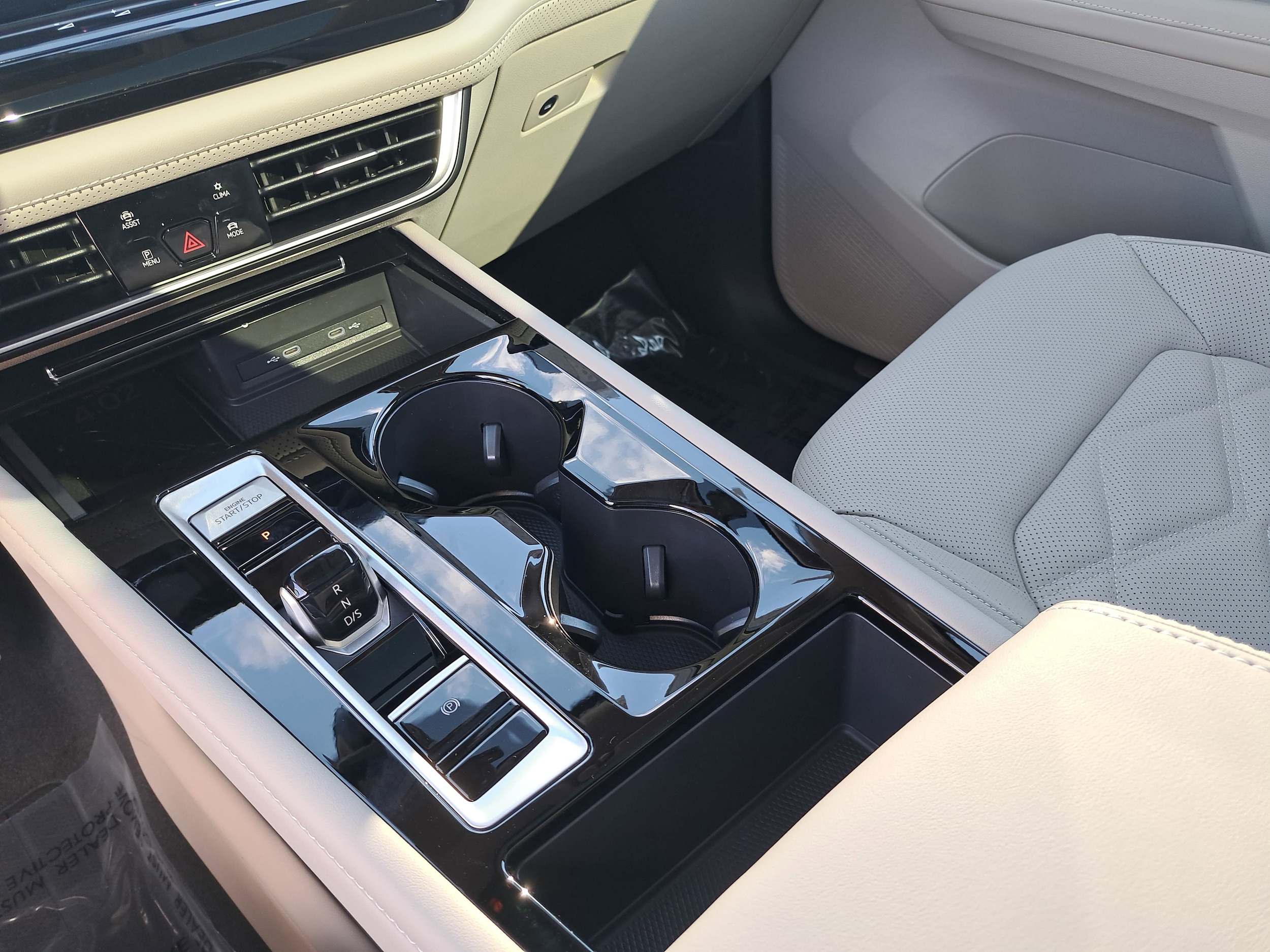 2026 Volkswagen Atlas SE w/Tech - Photo 26