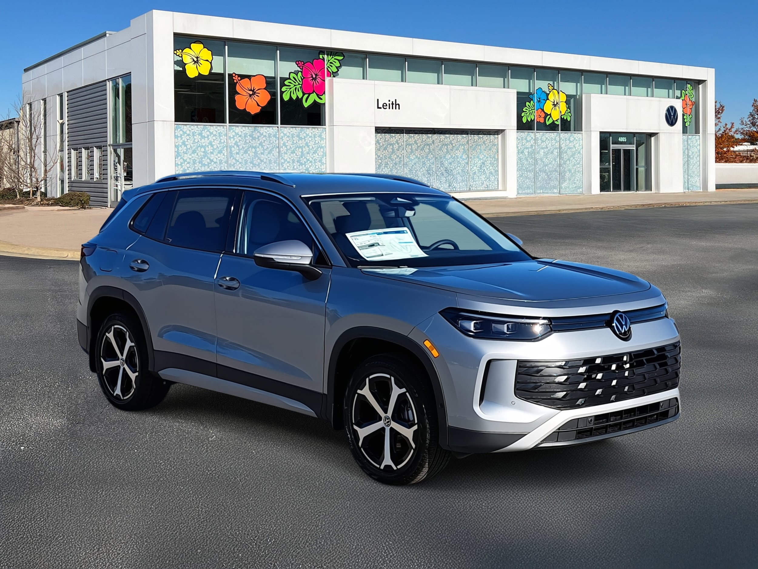 2026 Volkswagen Tiguan SE's photo