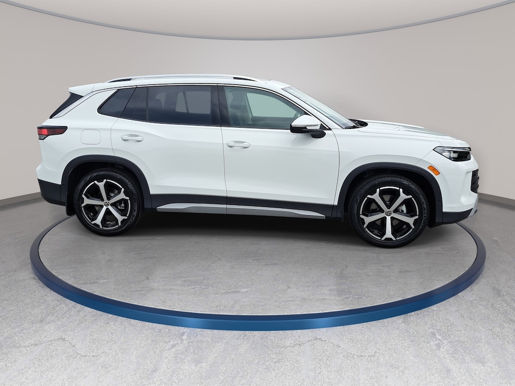 New 2026 Volkswagen Tiguan 2.0T SE SUV