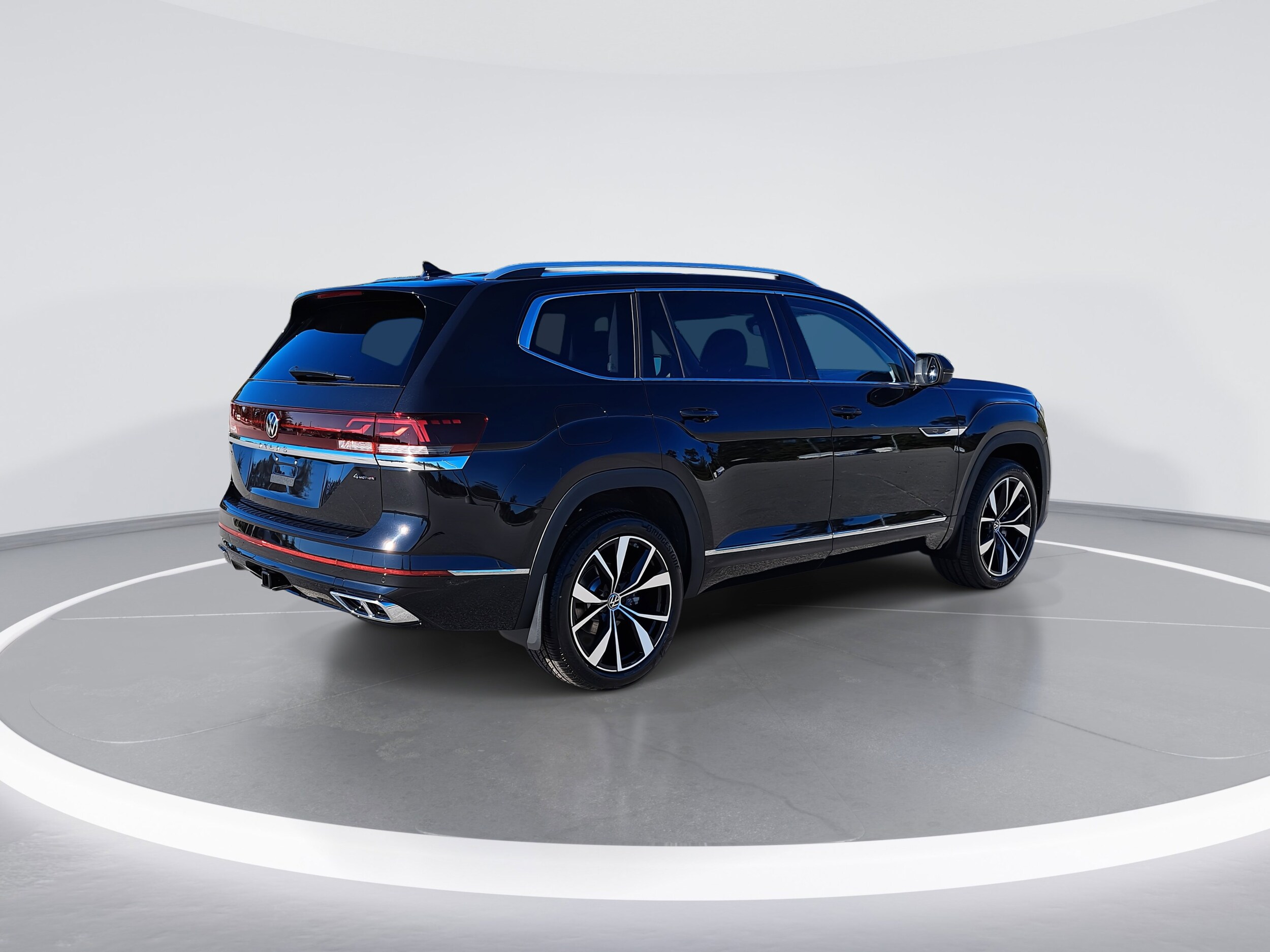 2026 Volkswagen Atlas SEL Premium R-Line photo 3
