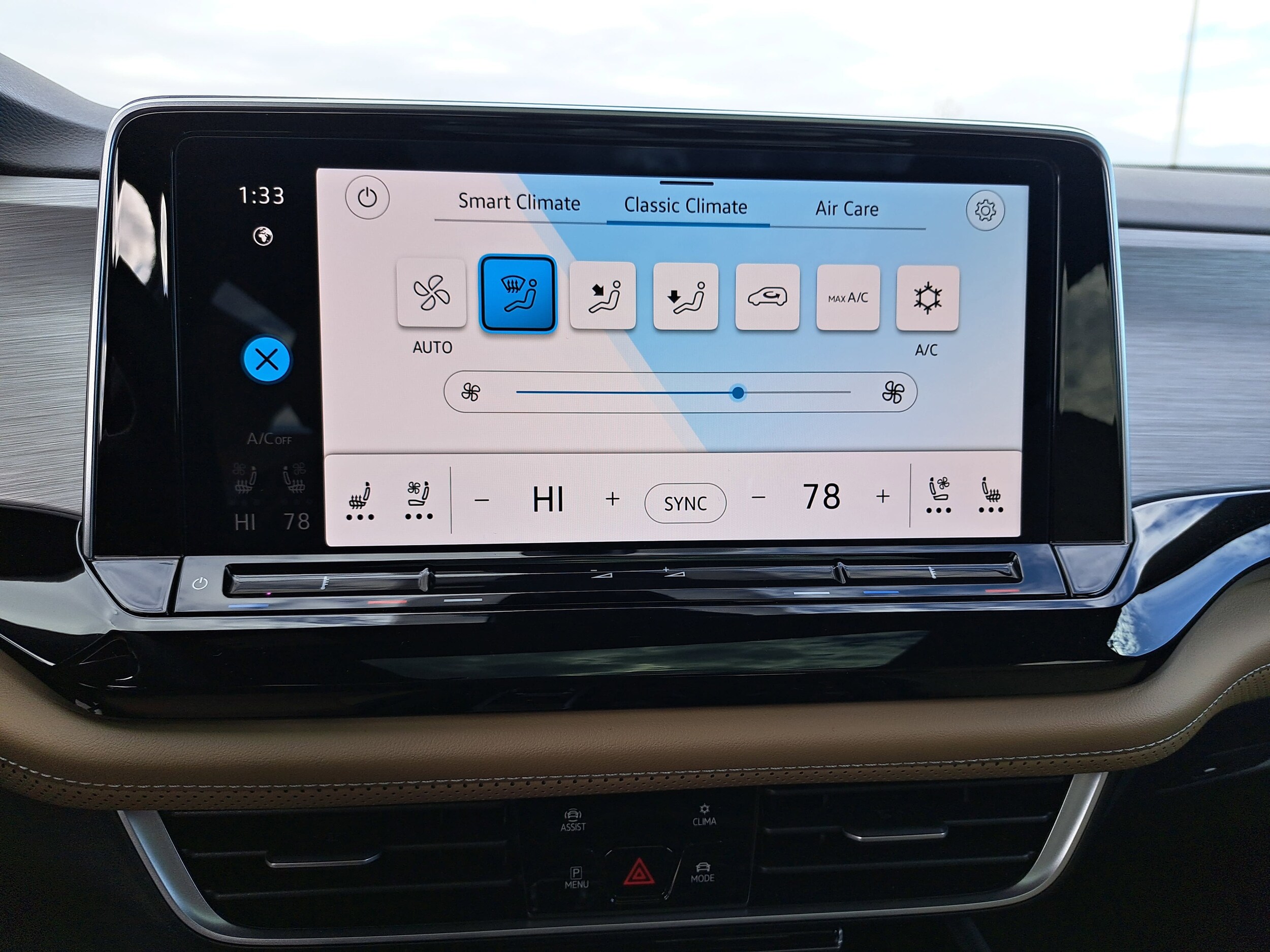 2026 Volkswagen Atlas Cross Sport SE w/Tech - Photo 21