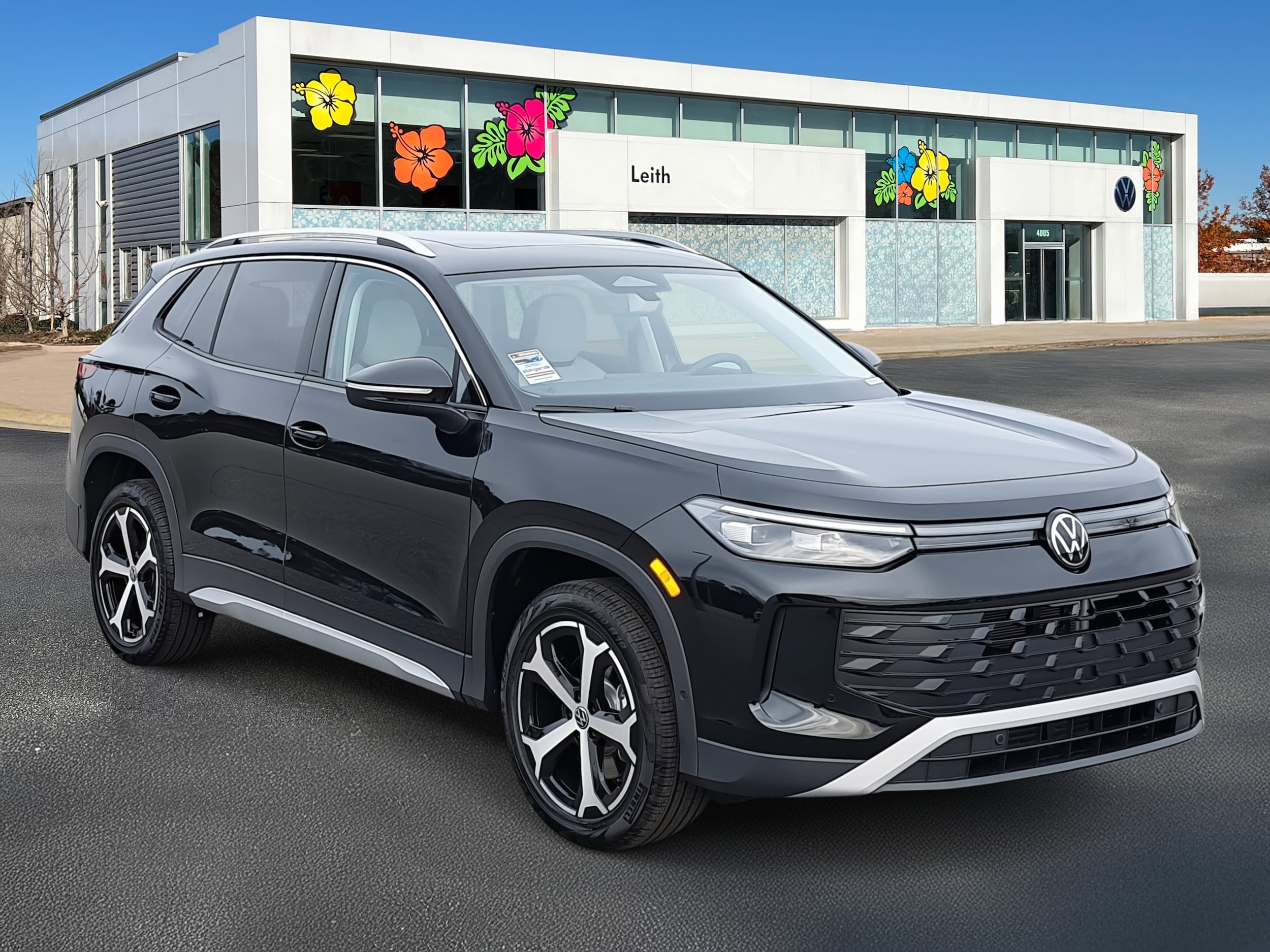 2026 Volkswagen Tiguan SE's photo