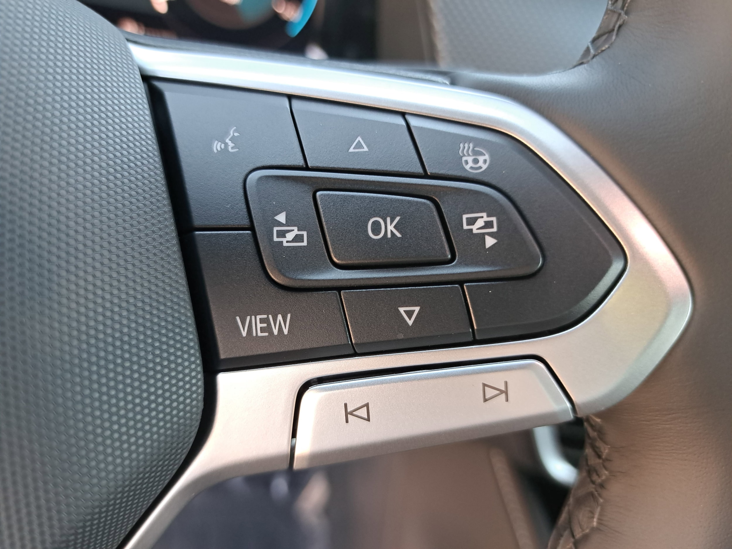 2026 Volkswagen Atlas Cross Sport SEL Premium R-LINE - Photo 19