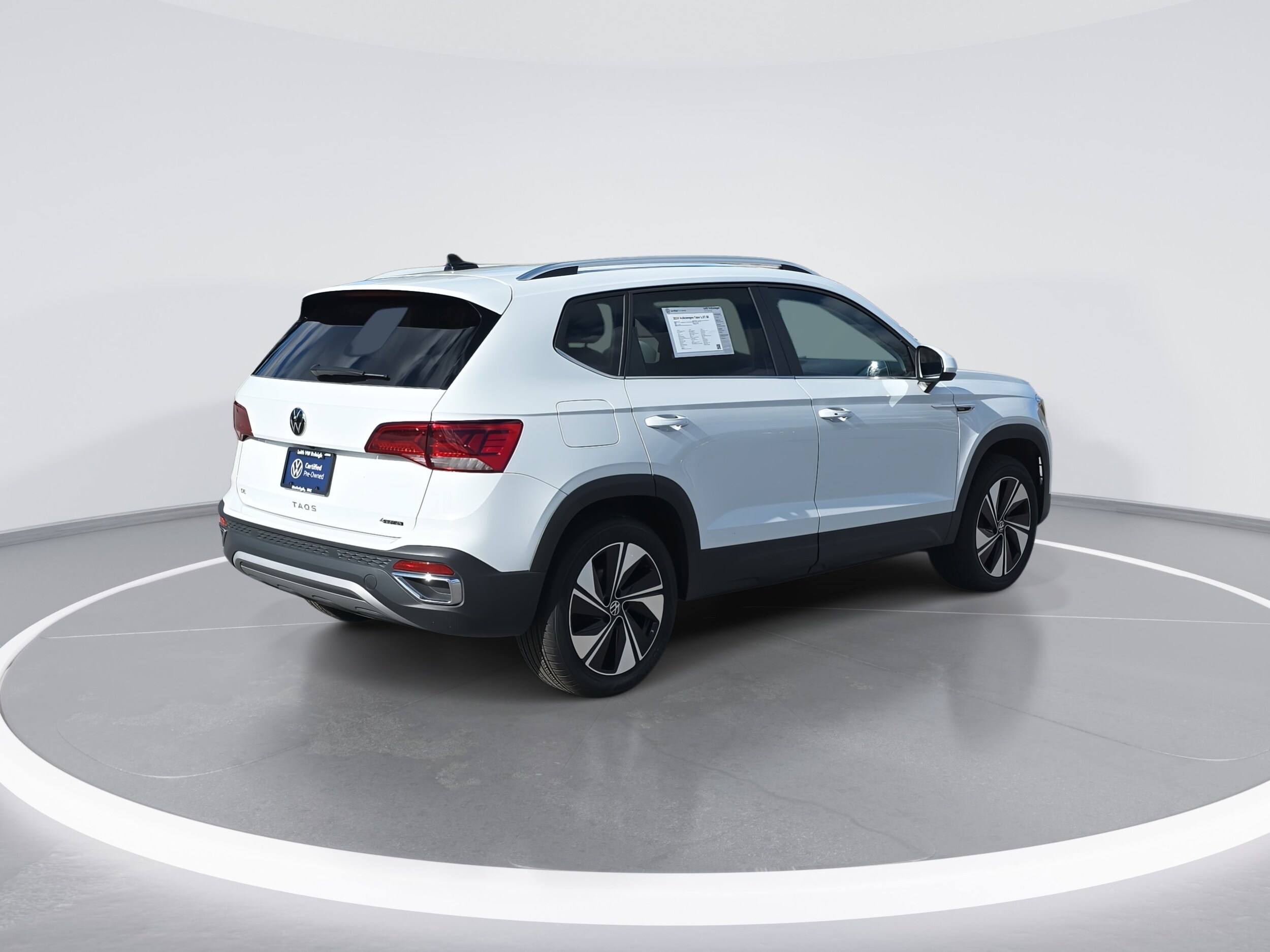 2024 Volkswagen Taos SE photo 3