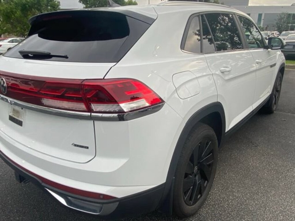Used 2024 Volkswagen Atlas Cross Sport 2.0T SE w/Technology SUV