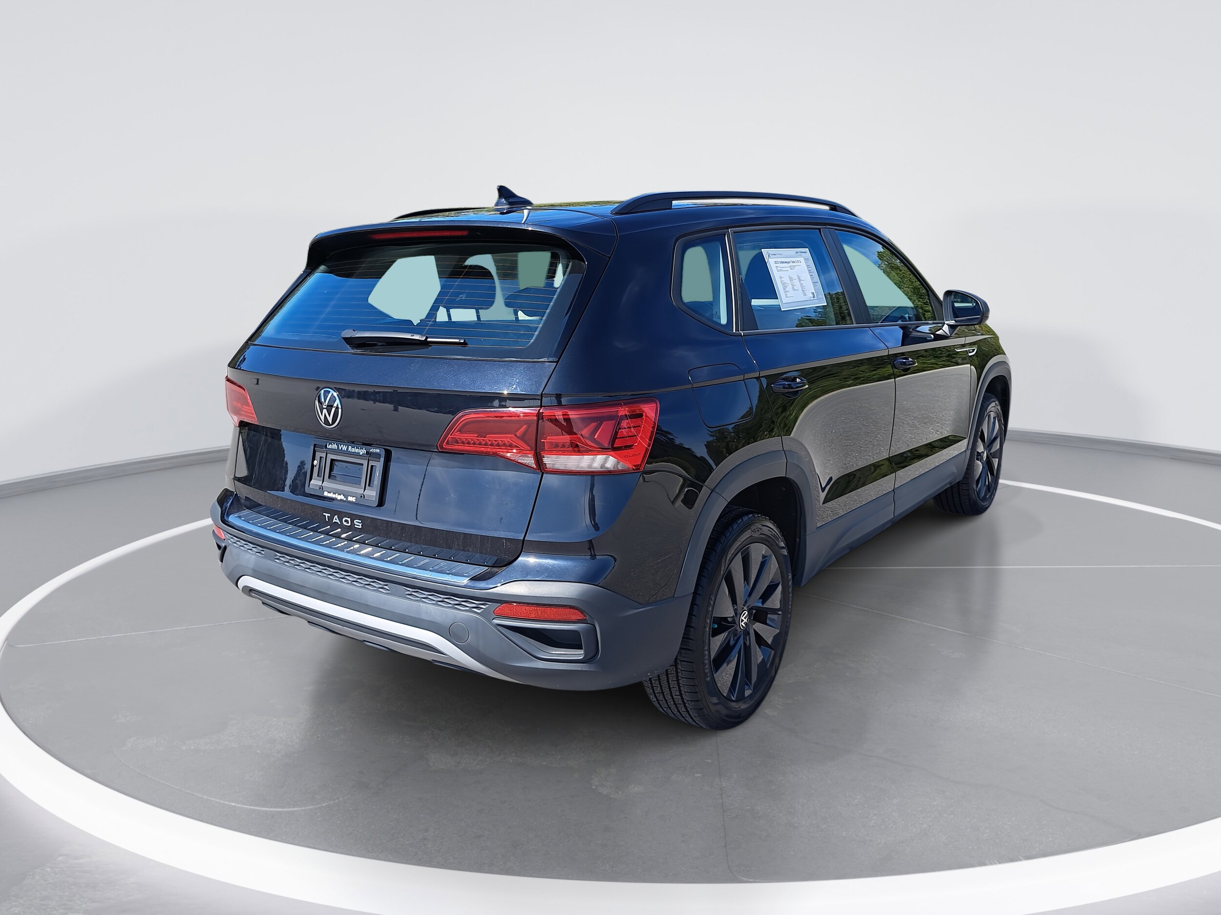 2022 Volkswagen Taos S photo 2