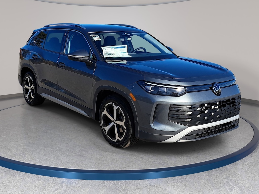 New 2026 Volkswagen Tiguan 2.0T SE SUV