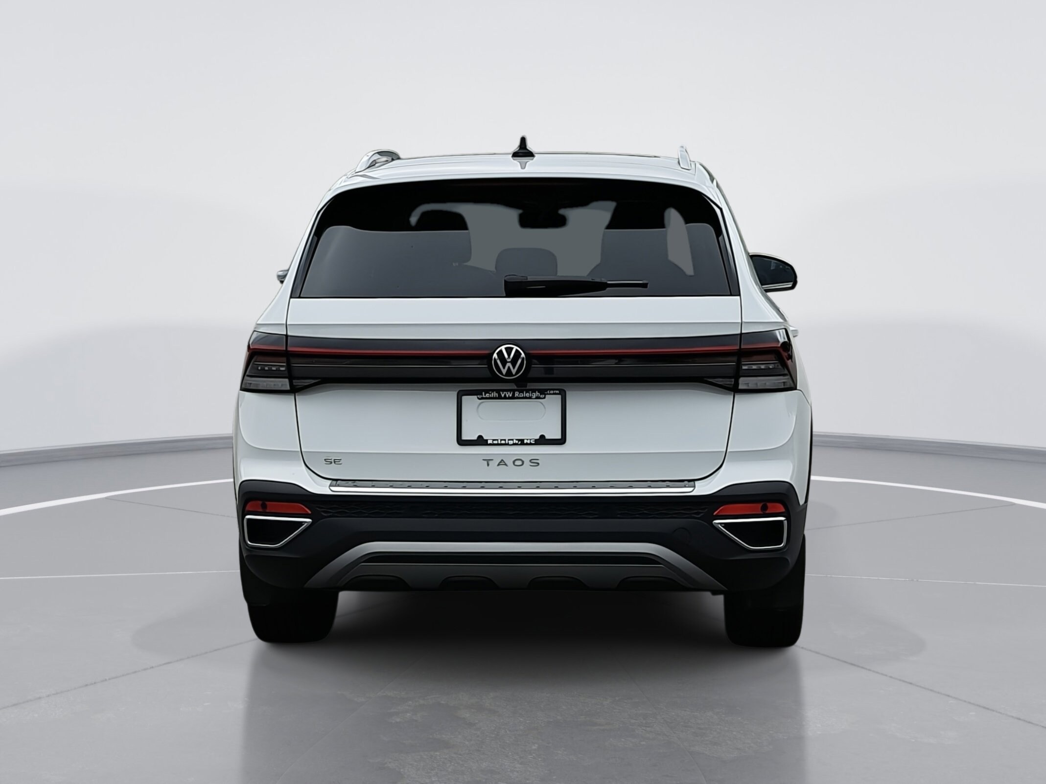 2025 Volkswagen Taos SE photo 3