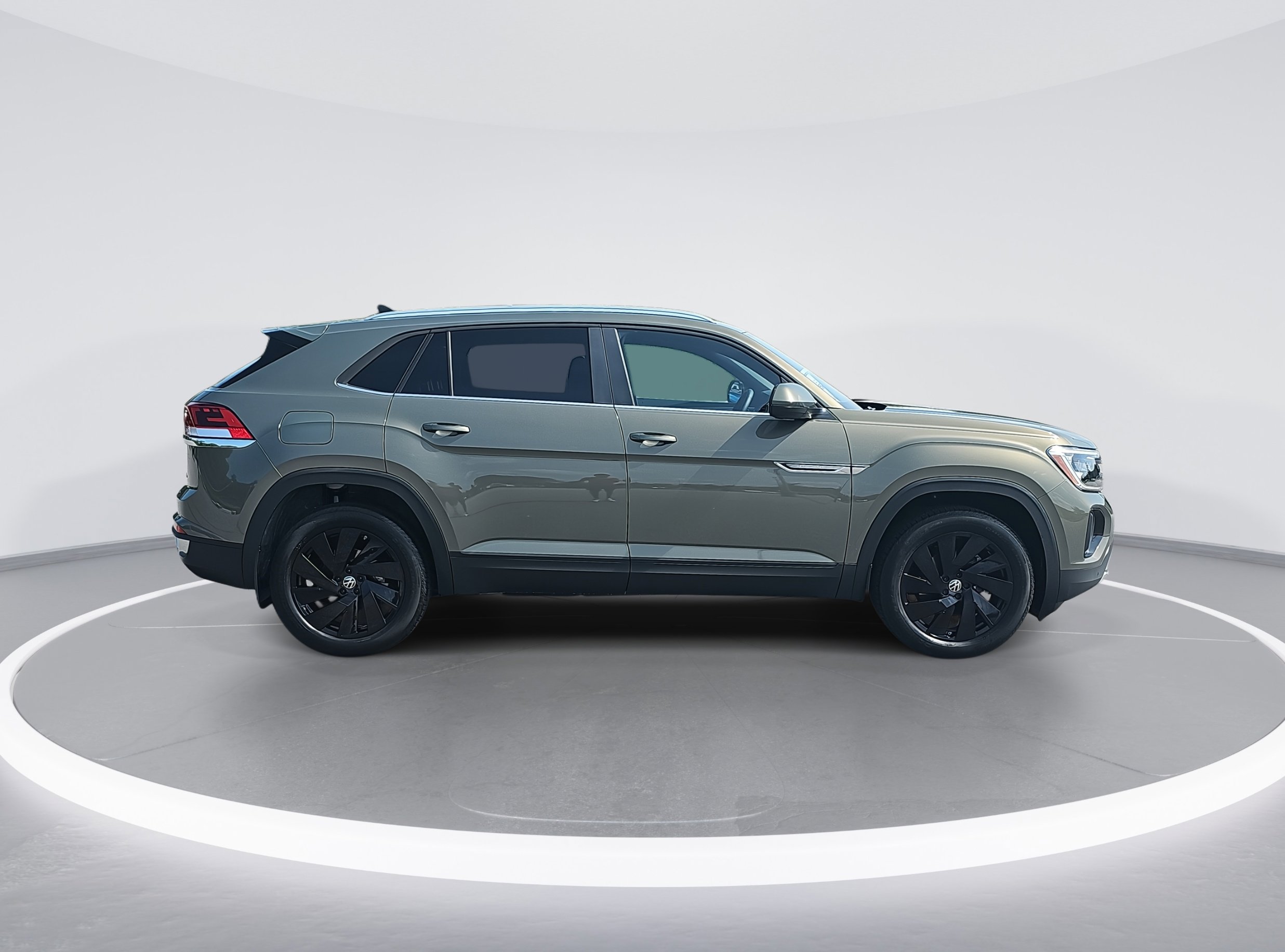 2025 Volkswagen Atlas Cross Sport SE Technology photo 2